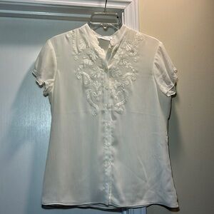 Van Heusen Ladies Cream Blouse Short Sleeve Button Down Embroidered Design